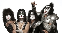 KISS - Kiss ziehen Release von "Monster" vor